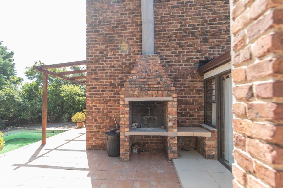 8 Bedroom Property for Sale in Summerstrand Eastern Cape